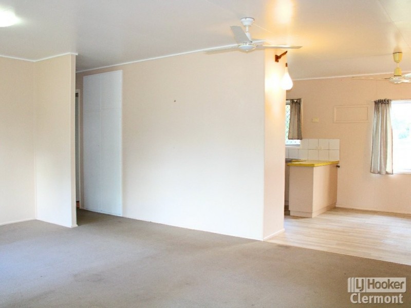 5 French Court, Clermont QLD 4721