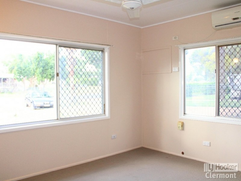 5 French Court, Clermont QLD 4721