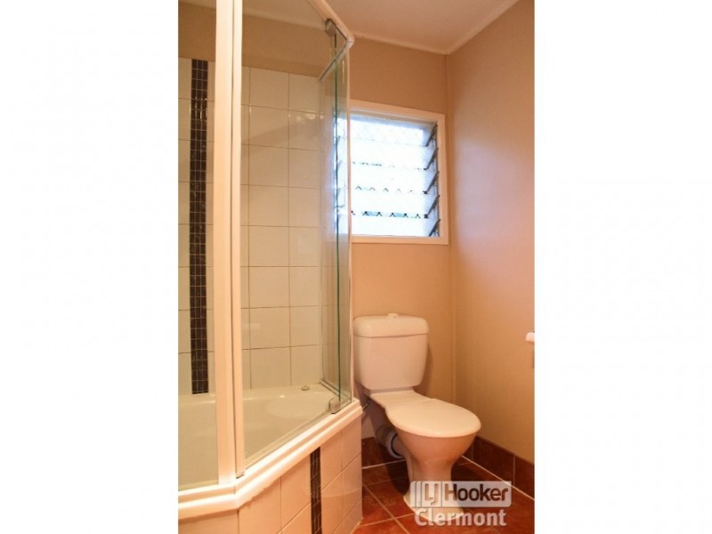 5 French Court, Clermont QLD 4721