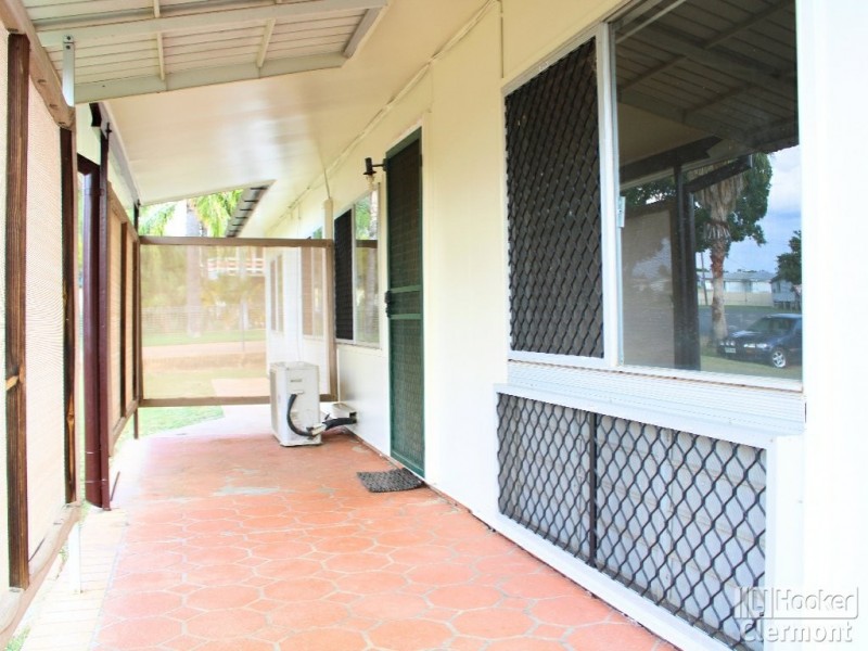 5 French Court, Clermont QLD 4721