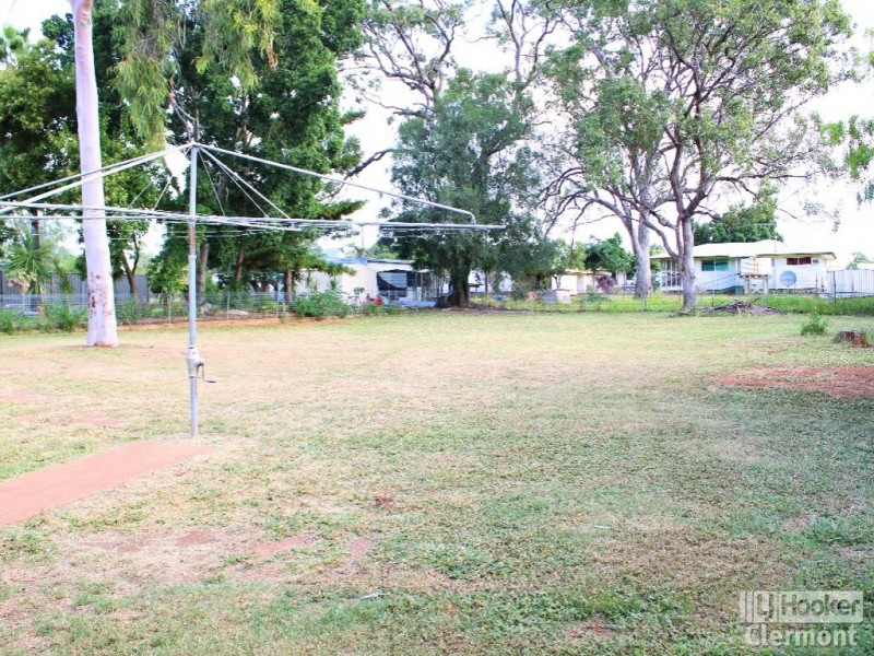 5 French Court, Clermont QLD 4721