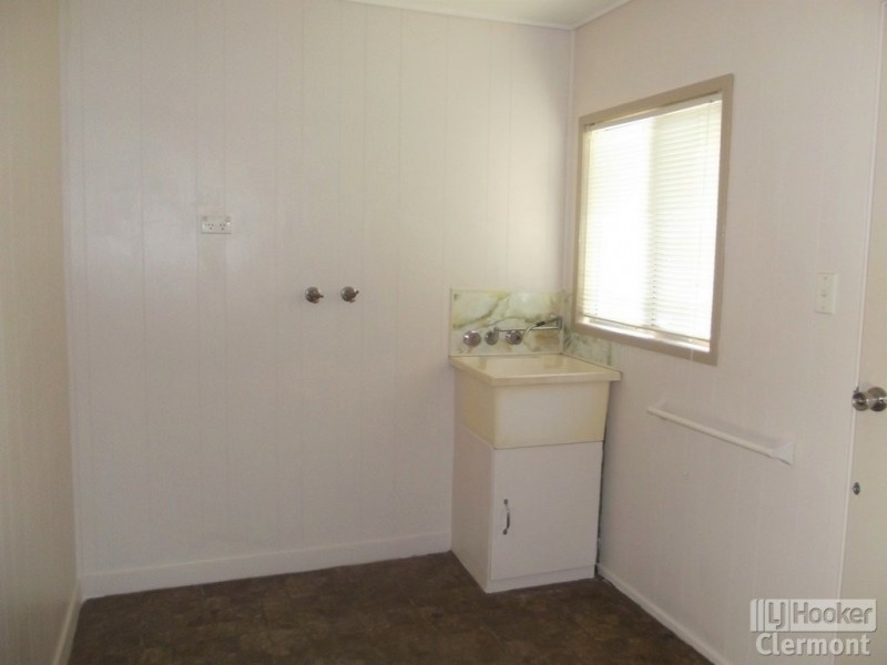 Unit 1 & 2/26 Kitchener Street, Clermont QLD 4721