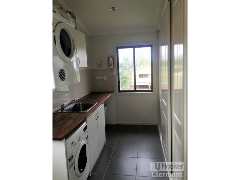 12 Nugget Lane, Clermont QLD 4721