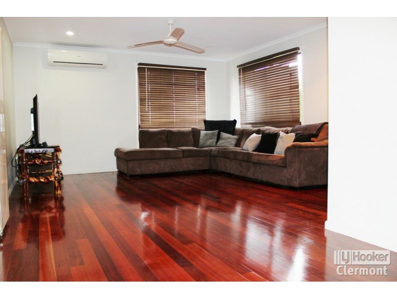 8 East Lane, Clermont QLD 4721