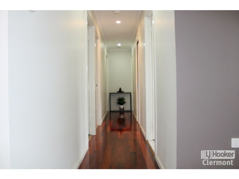 8 East Lane, Clermont QLD 4721