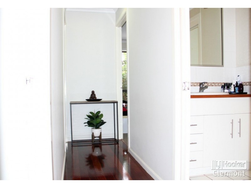 8 East Lane, Clermont QLD 4721