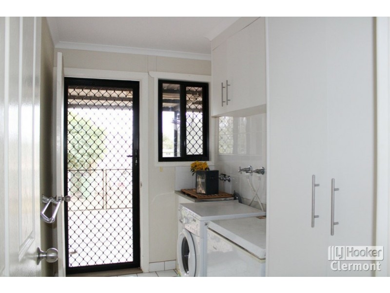 8 East Lane, Clermont QLD 4721