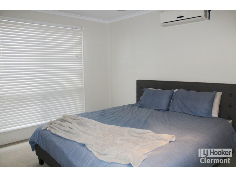 8 East Lane, Clermont QLD 4721