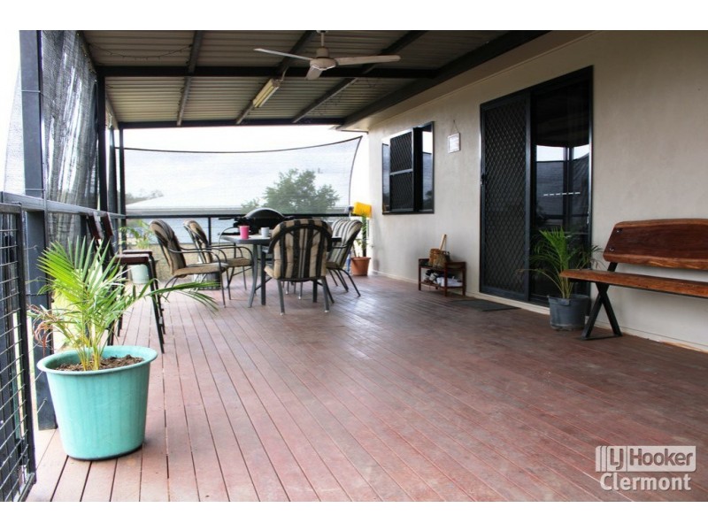 8 East Lane, Clermont QLD 4721