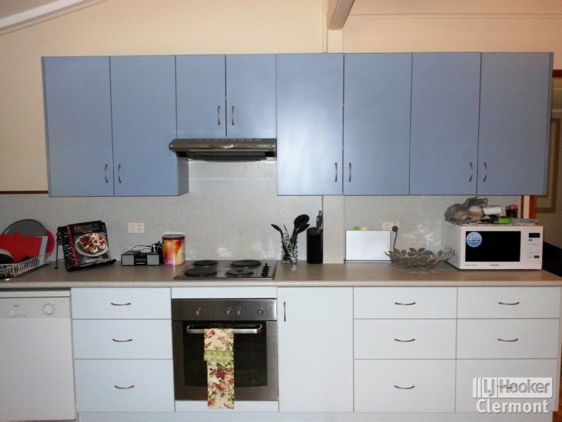 25 Kitchener Street, Clermont QLD 4721