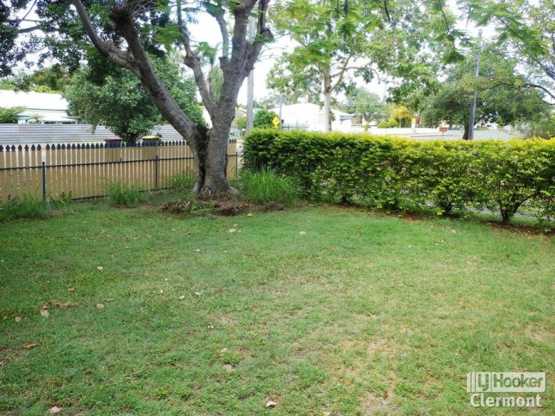 25 Kitchener Street, Clermont QLD 4721