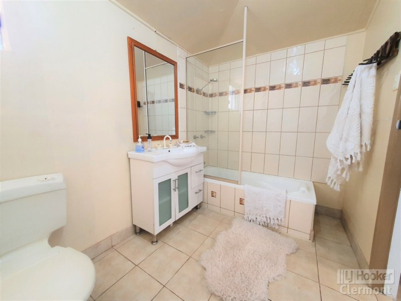 25 Kitchener Street, Clermont QLD 4721