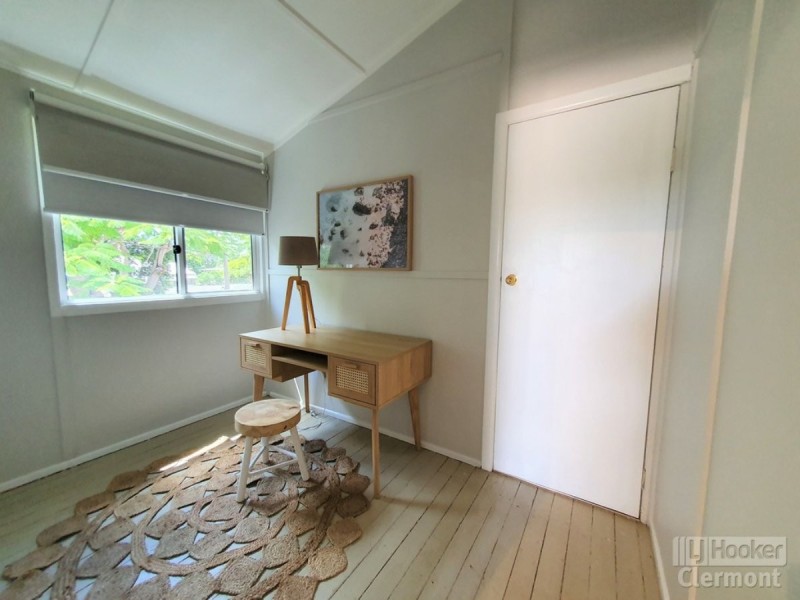 25 Kitchener Street, Clermont QLD 4721