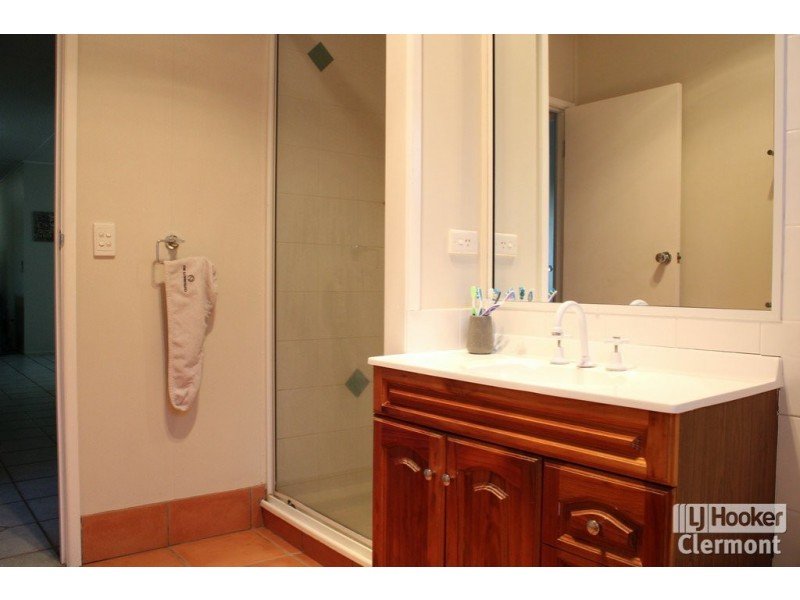 17 Box Street, Clermont QLD 4721