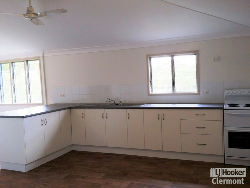 8 Herring Court, Clermont QLD 4721