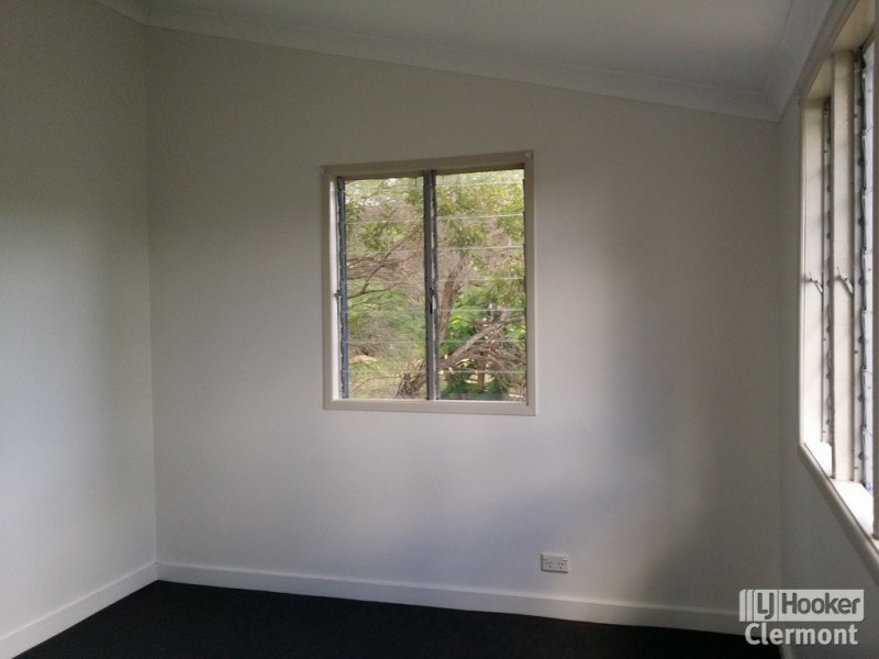 8 Herring Court, Clermont QLD 4721