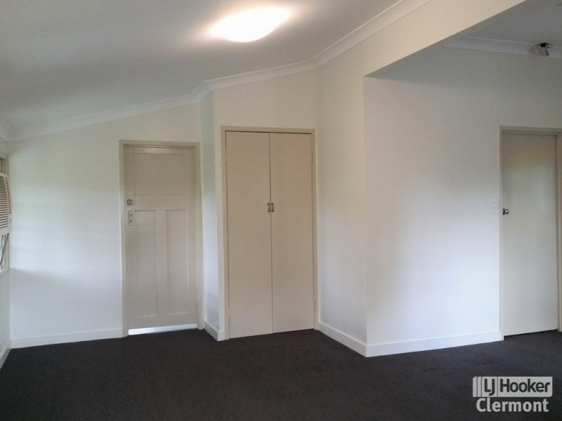 8 Herring Court, Clermont QLD 4721