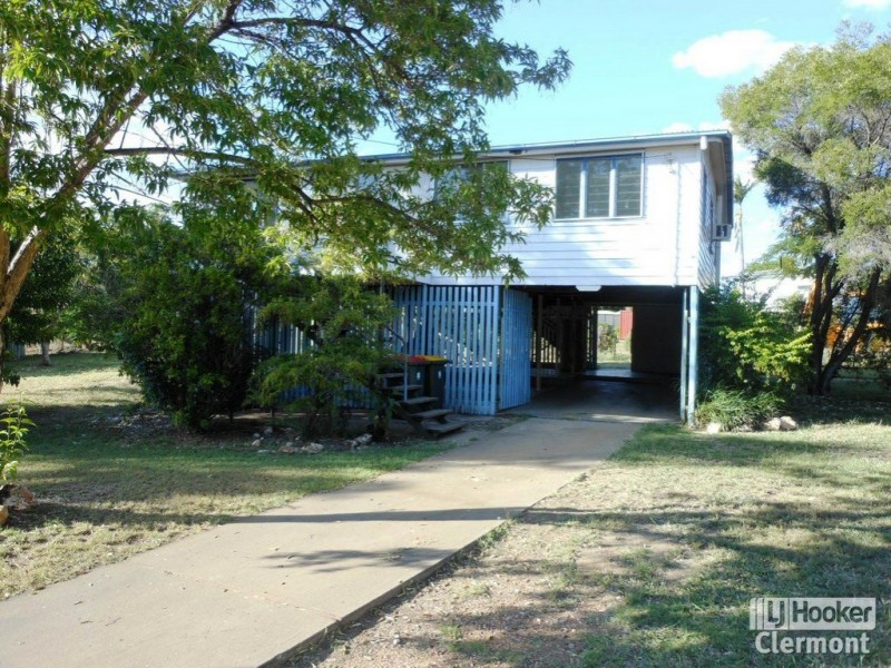 8 Herring Court, Clermont QLD 4721