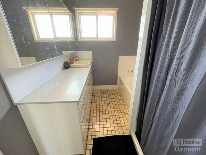 18 Blamey Street, Clermont QLD 4721