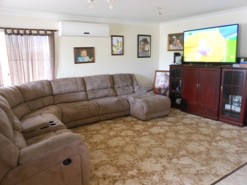 28 Lavarack Street, Clermont QLD 4721