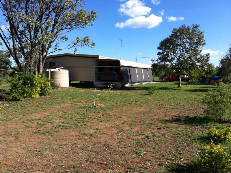 42 Hibernia Road, Capella QLD 4723