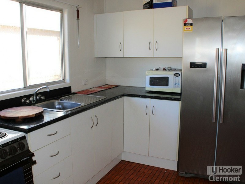 Unit 1 & 2/2 Blamey Street, Clermont QLD 4721