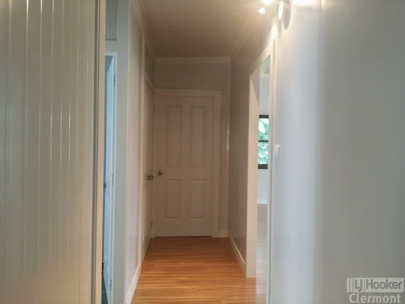 11 French Court, Clermont QLD 4721