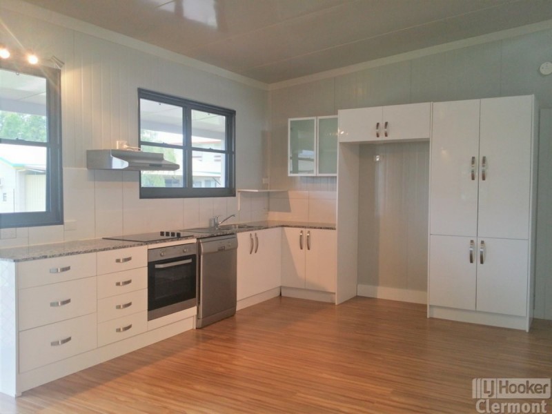 11 French Court, Clermont QLD 4721