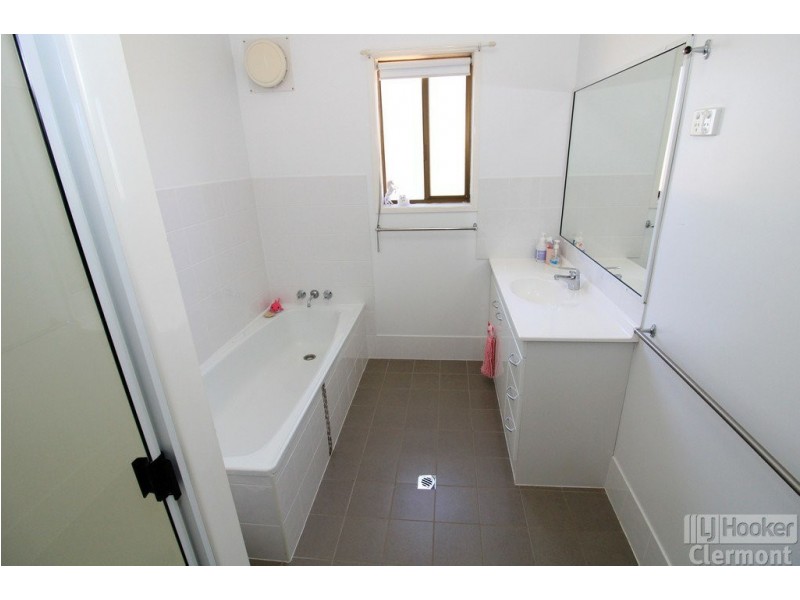 12 Samson Street, Clermont QLD 4721