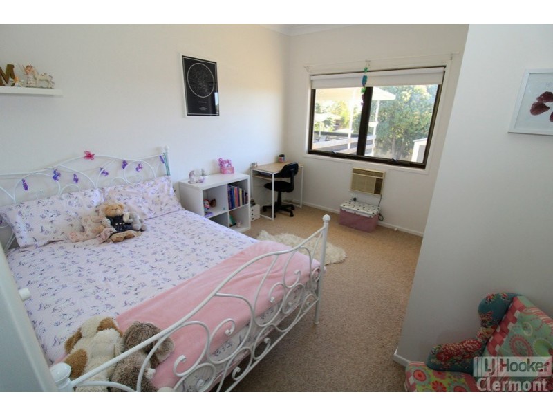 12 Samson Street, Clermont QLD 4721