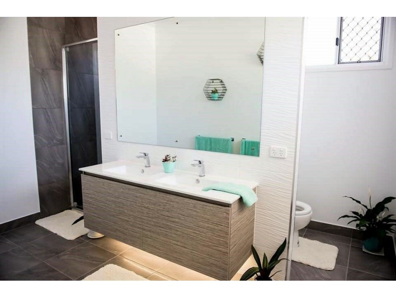 12 Samson Street, Clermont QLD 4721