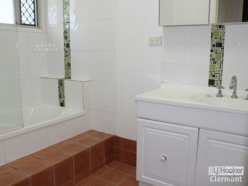 19 Monash Court, Clermont QLD 4721