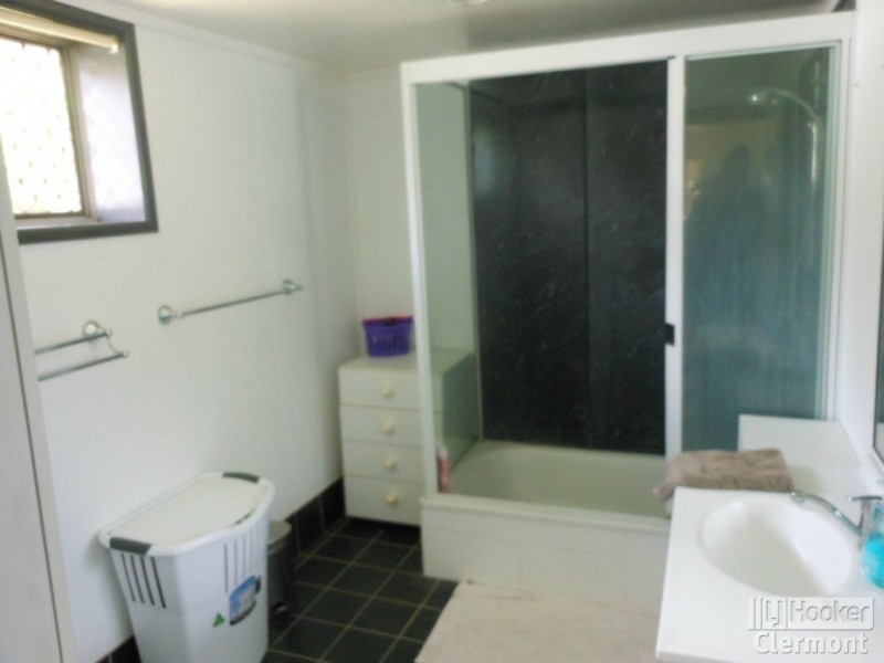 8 Sirius Street, Clermont QLD 4721
