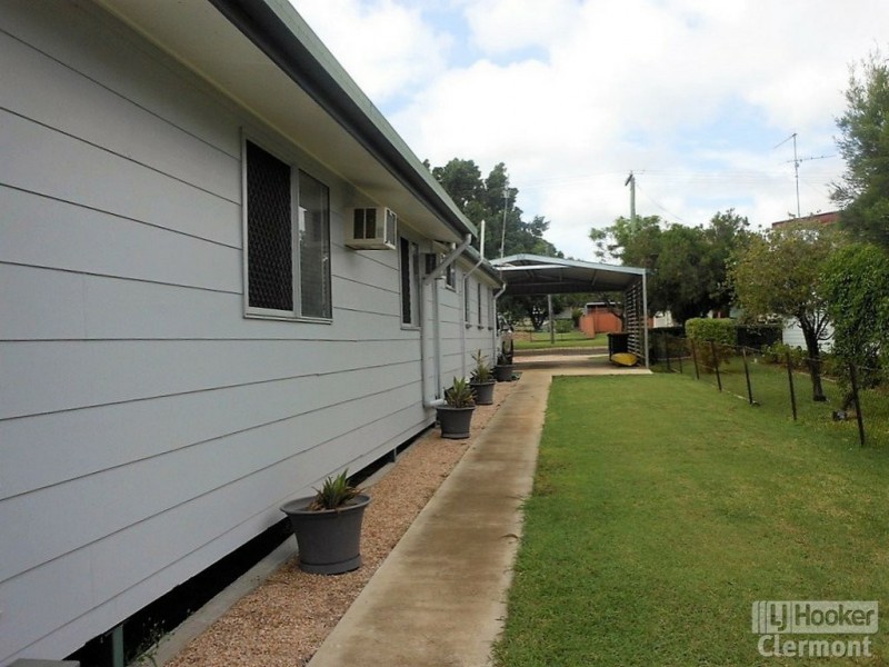 8 Sirius Street, Clermont QLD 4721
