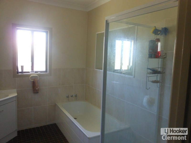 2 Mimosa Street, Clermont QLD 4721