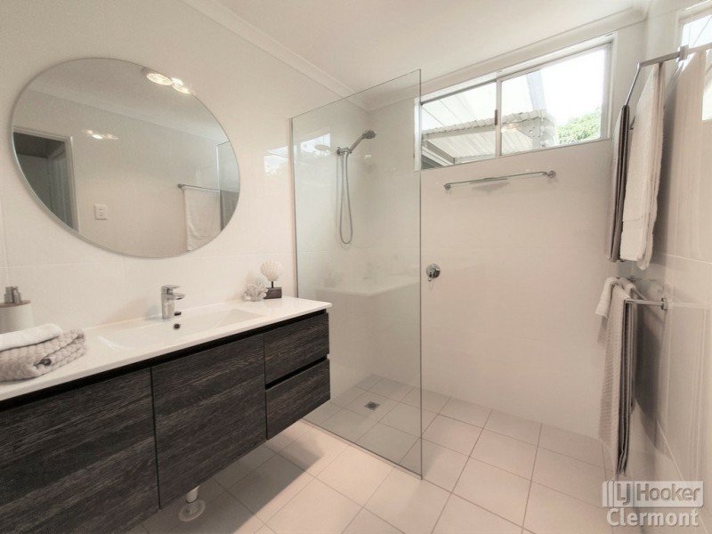 62 Capricorn Street, Clermont QLD 4721