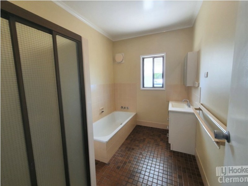 12 Hetherington Street, Clermont QLD 4721