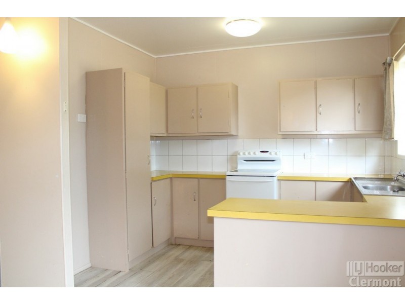 5 French Court, Clermont QLD 4721