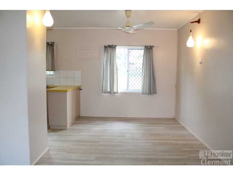 5 French Court, Clermont QLD 4721