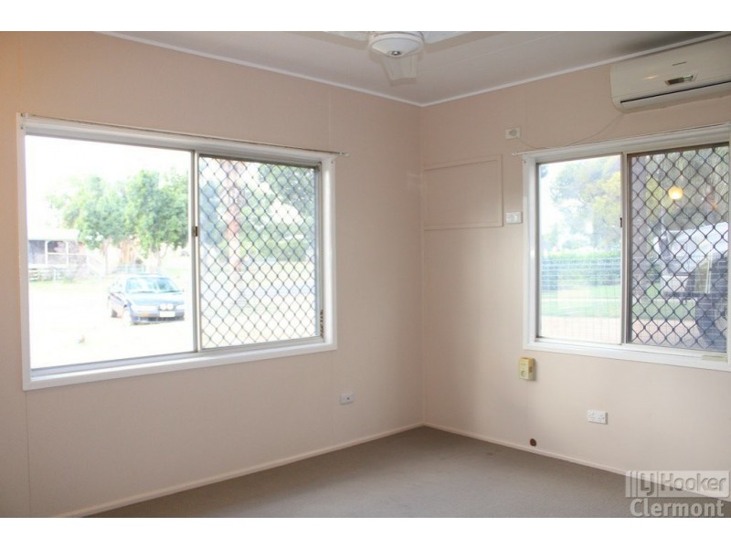 5 French Court, Clermont QLD 4721