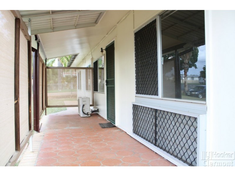 5 French Court, Clermont QLD 4721
