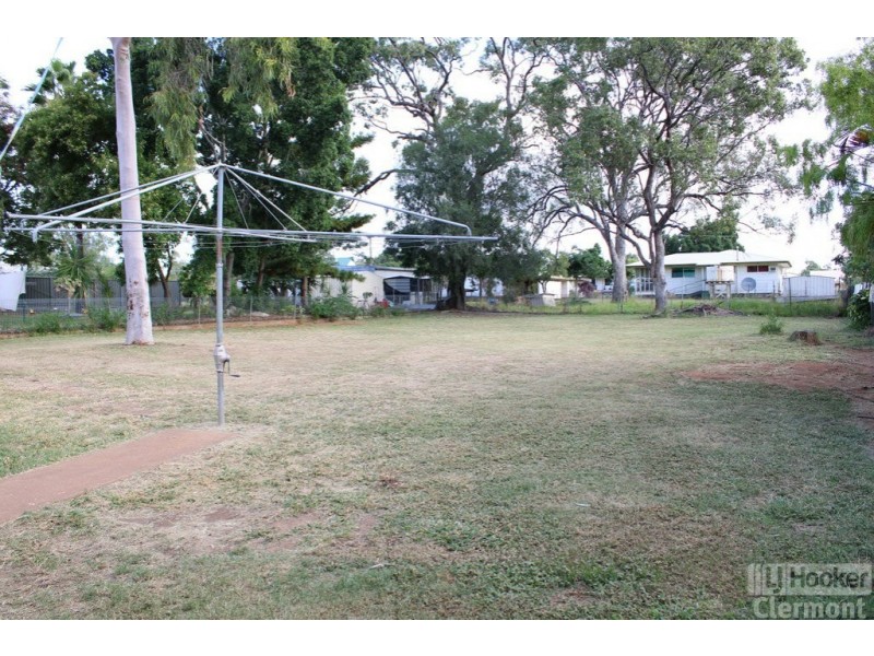 5 French Court, Clermont QLD 4721
