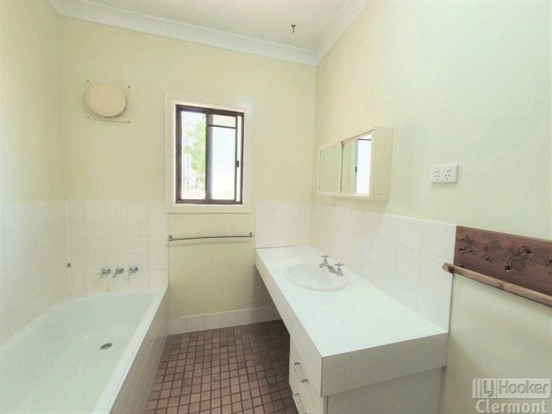 10 Hardacre Court, Clermont QLD 4721