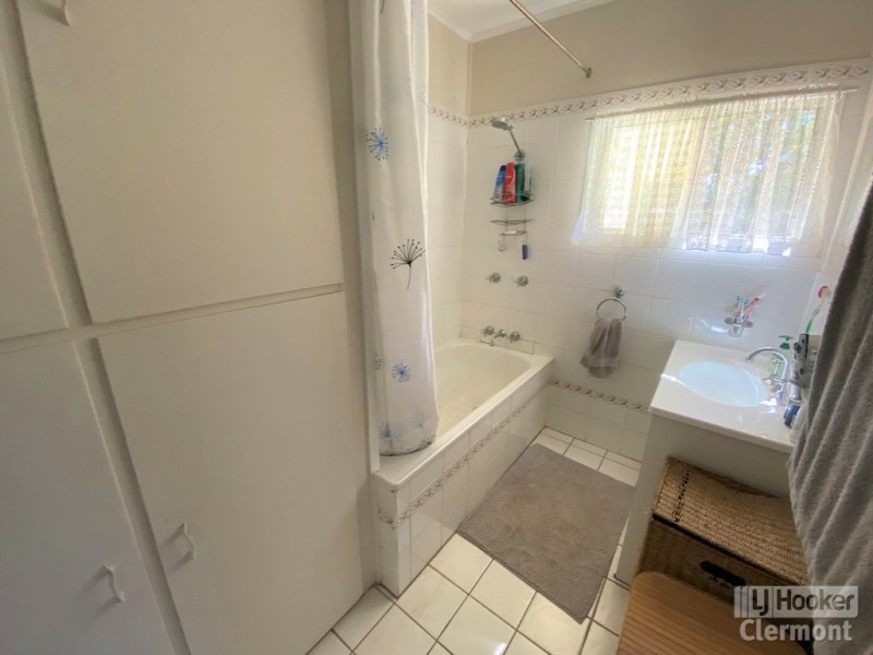 72 Sirius Street, Clermont QLD 4721