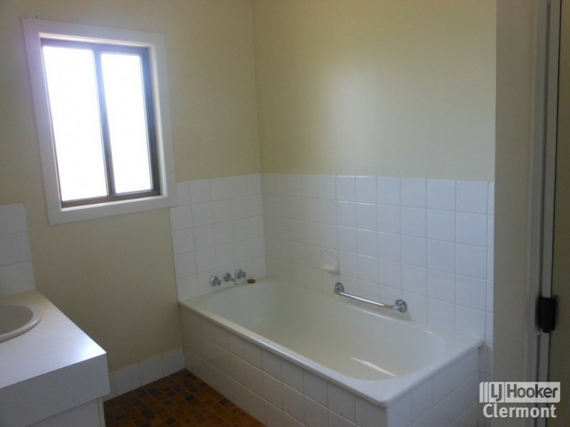 4 Blamey Street, Clermont QLD 4721
