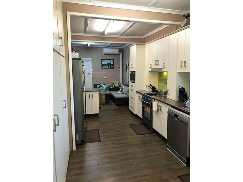 12 Box Street, Clermont QLD 4721