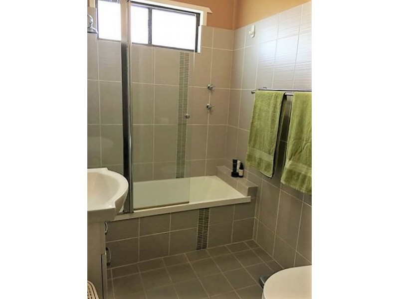 12 Box Street, Clermont QLD 4721