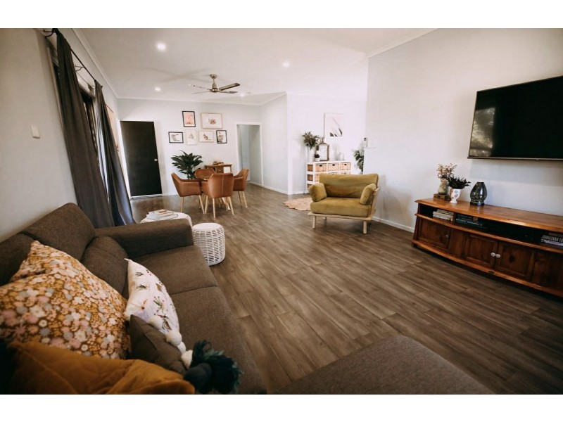 4 Davis Court, Clermont QLD 4721