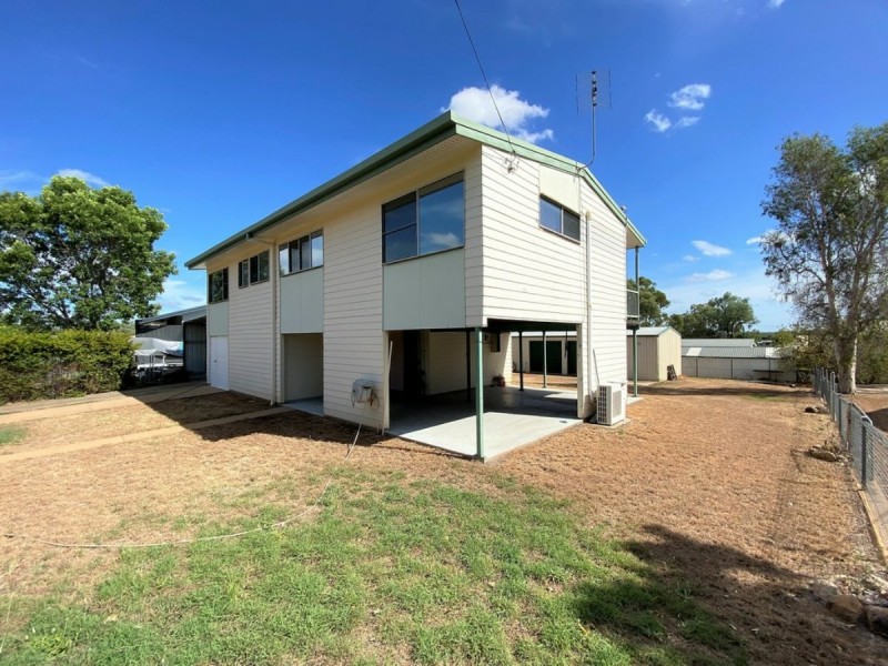 8 Palmer Court, Clermont QLD 4721