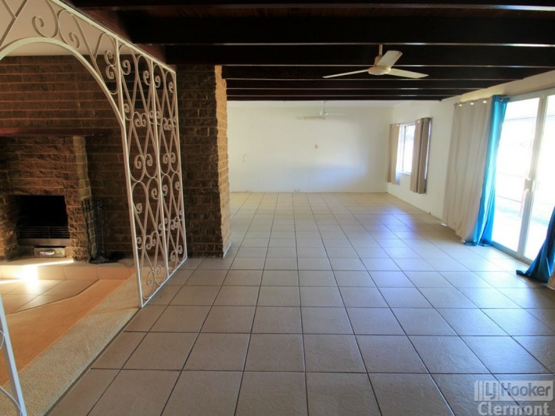 12 Karmoo Street, Clermont QLD 4721